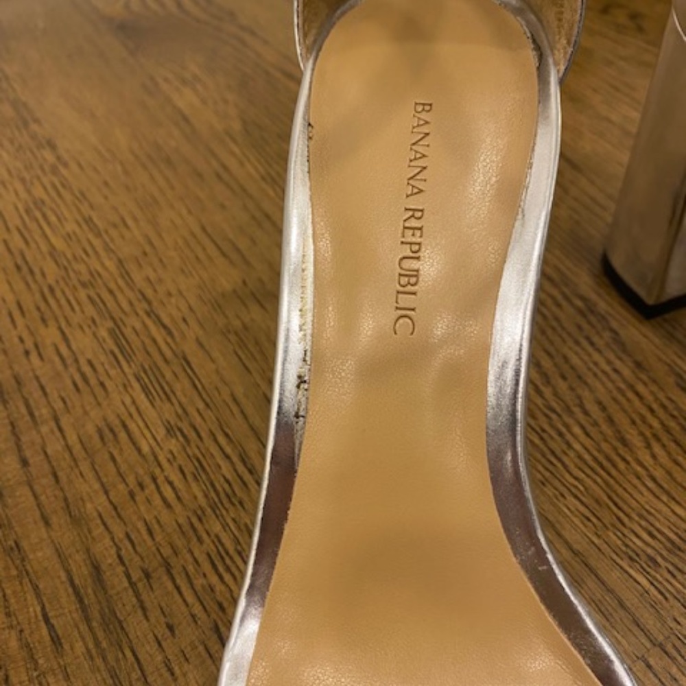 Banana Republic Block Heeled Silver Sandals - Picture 3 of 8